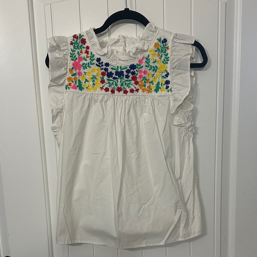 crown & ivy White Blouse with Colorful Embroidery